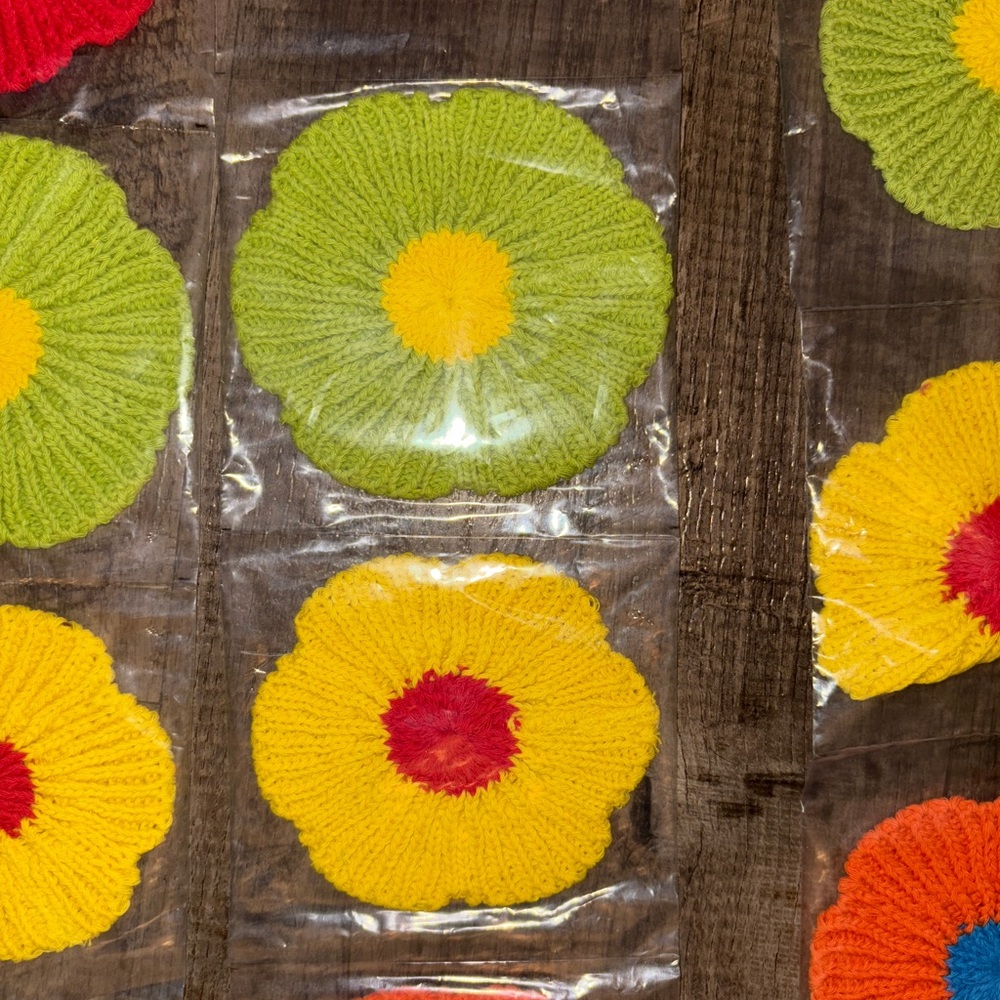 Crochet flower coasters - Picture 2 of 10